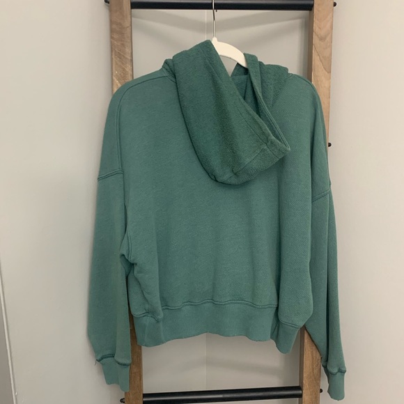 NWOT American Eagle Sweatshirt - Picture 2 of 3